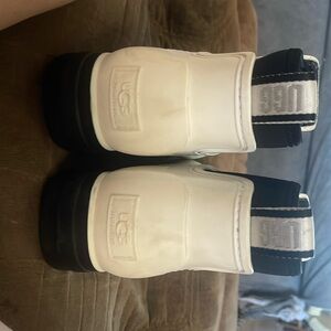 Ugg droplet rain boots